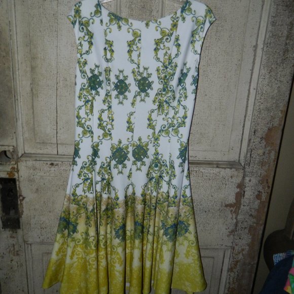 Julian Taylor Fit & Flare Dress Size 6 (X-29) - Picture 1 of 4
